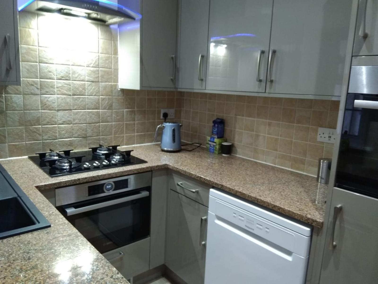 Centrally Located, Beautifully Presented Apartment *